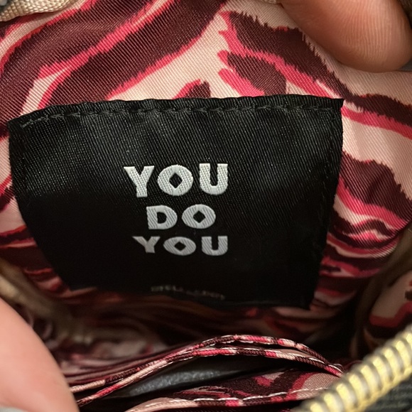 Brand New Stella & Dot Leopard Crush It Essential Crossbody - Picture 7 of 10